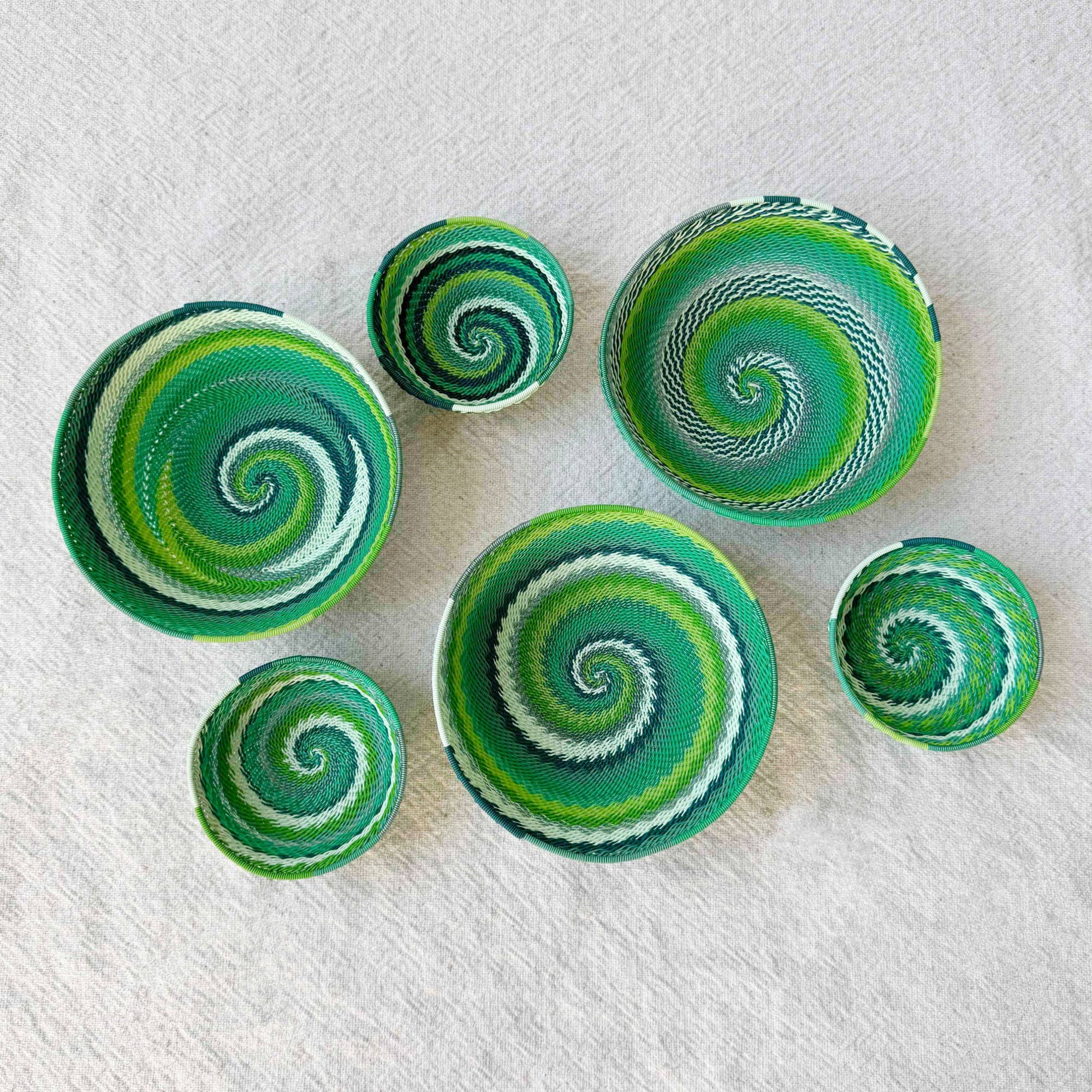 Amsha – wholesale Decorative plate/dish/bowl – Zulu Wire Bowl: Spring Green2