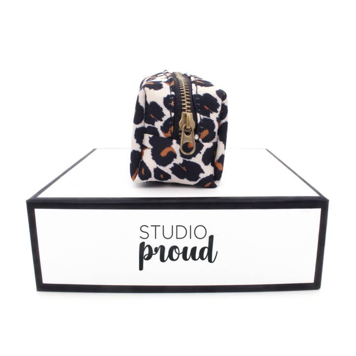 Studio Proud - Wholesale Pet Poop Bag Dispenser - Old South - Leopard Despenser For Dog Waste Bags1