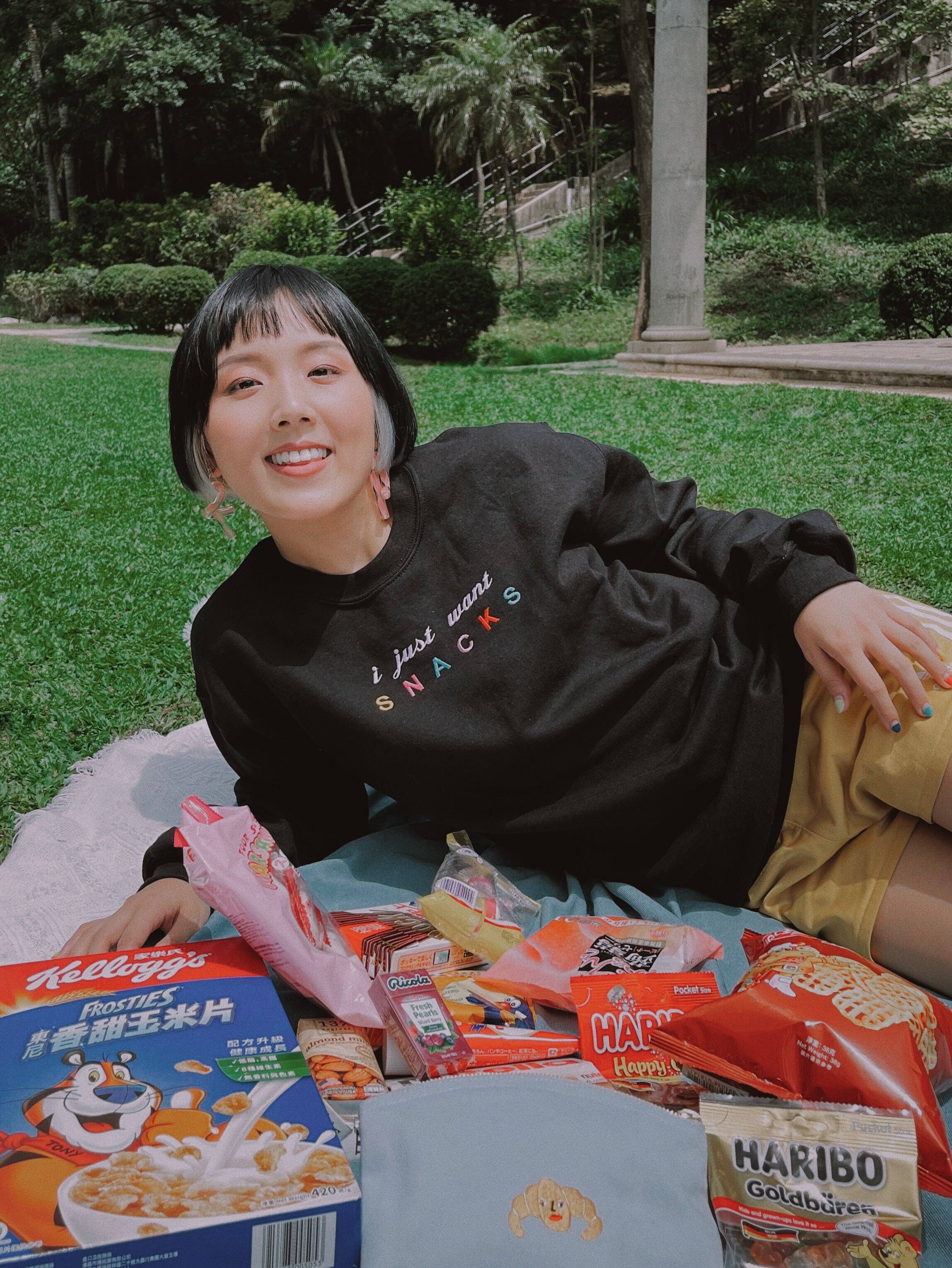 Limpet Store - Vente Sweat-shirt – femme - Sweat-shirt brodé « I Just Want Snacks »13