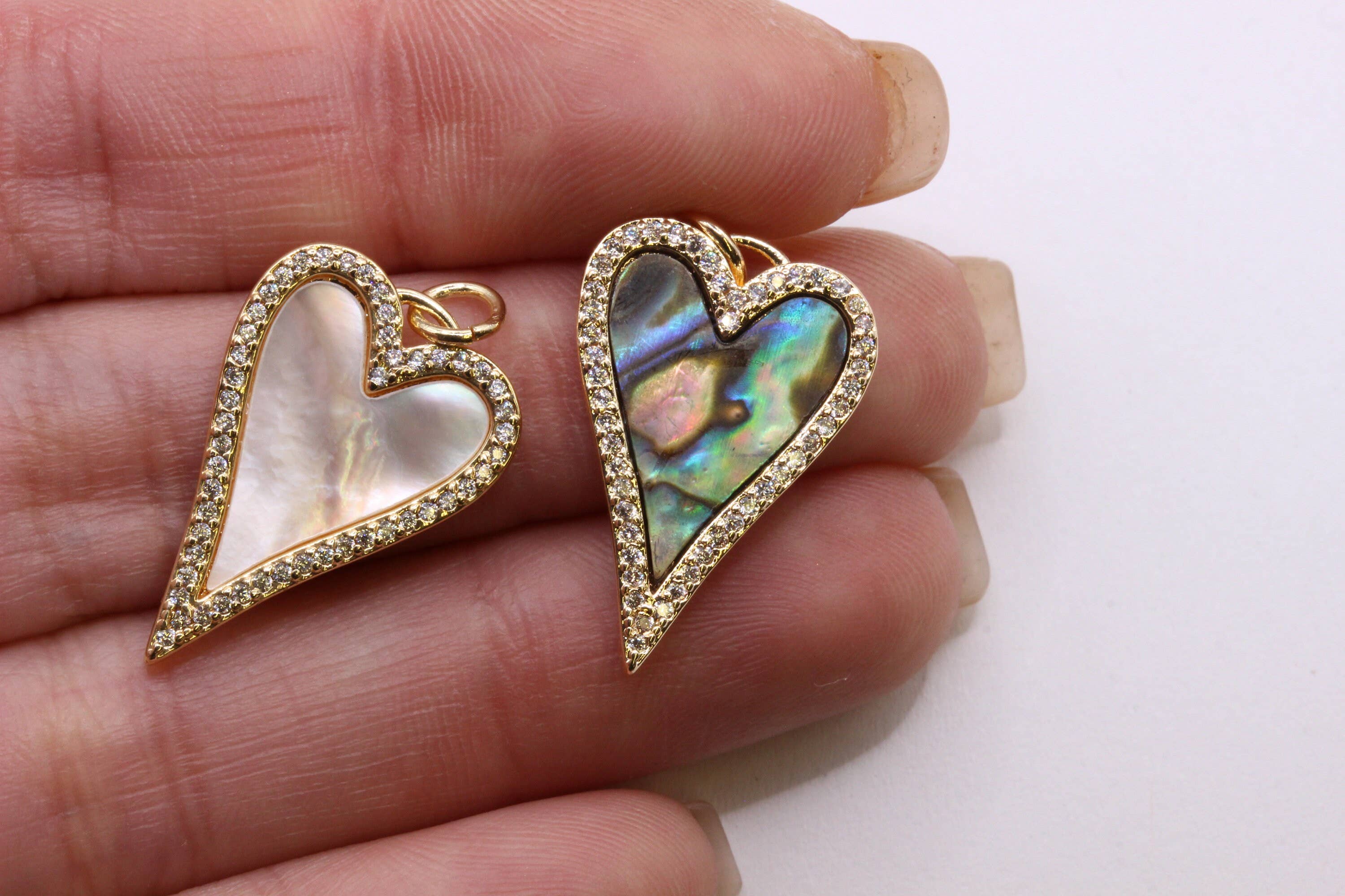 Jewel Pledge - Wholesale Individual Charm/Pendant - Elegant Elongated Heart Pendant with CZ and Shell  CPG2542