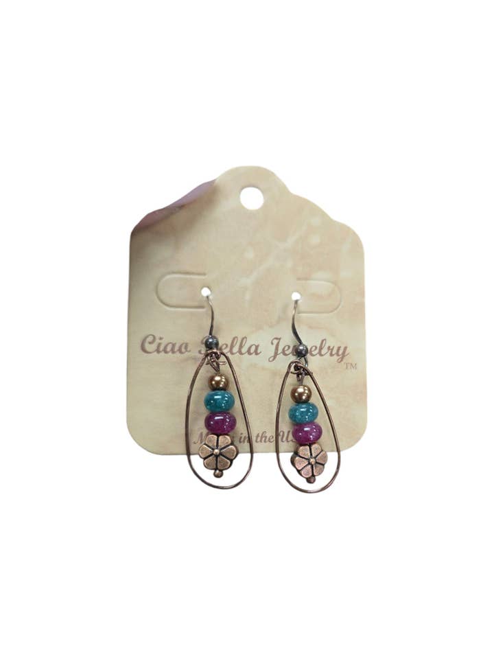 Boucles d'oreilles en agate en forme de goutte de fleur en cuivre | Plusieurs couleurs de perles pour la vente par Ciao Bella Jewelry Inc