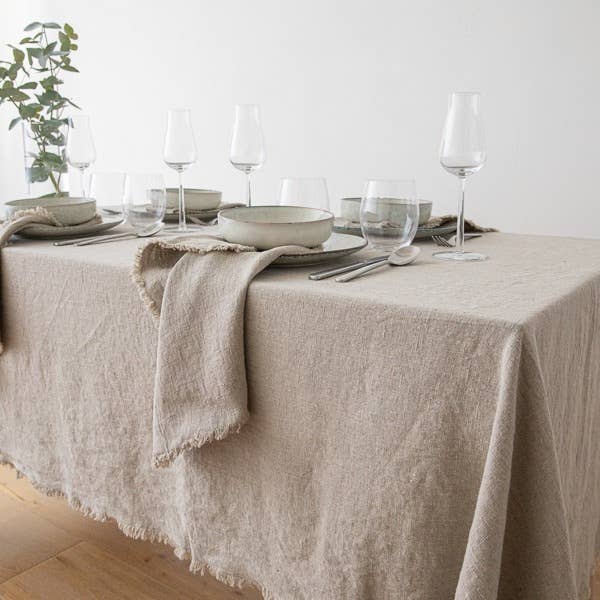LinenMe - Wholesale Tablecloth - Linen Tablecloth Natural Terra Fringe4