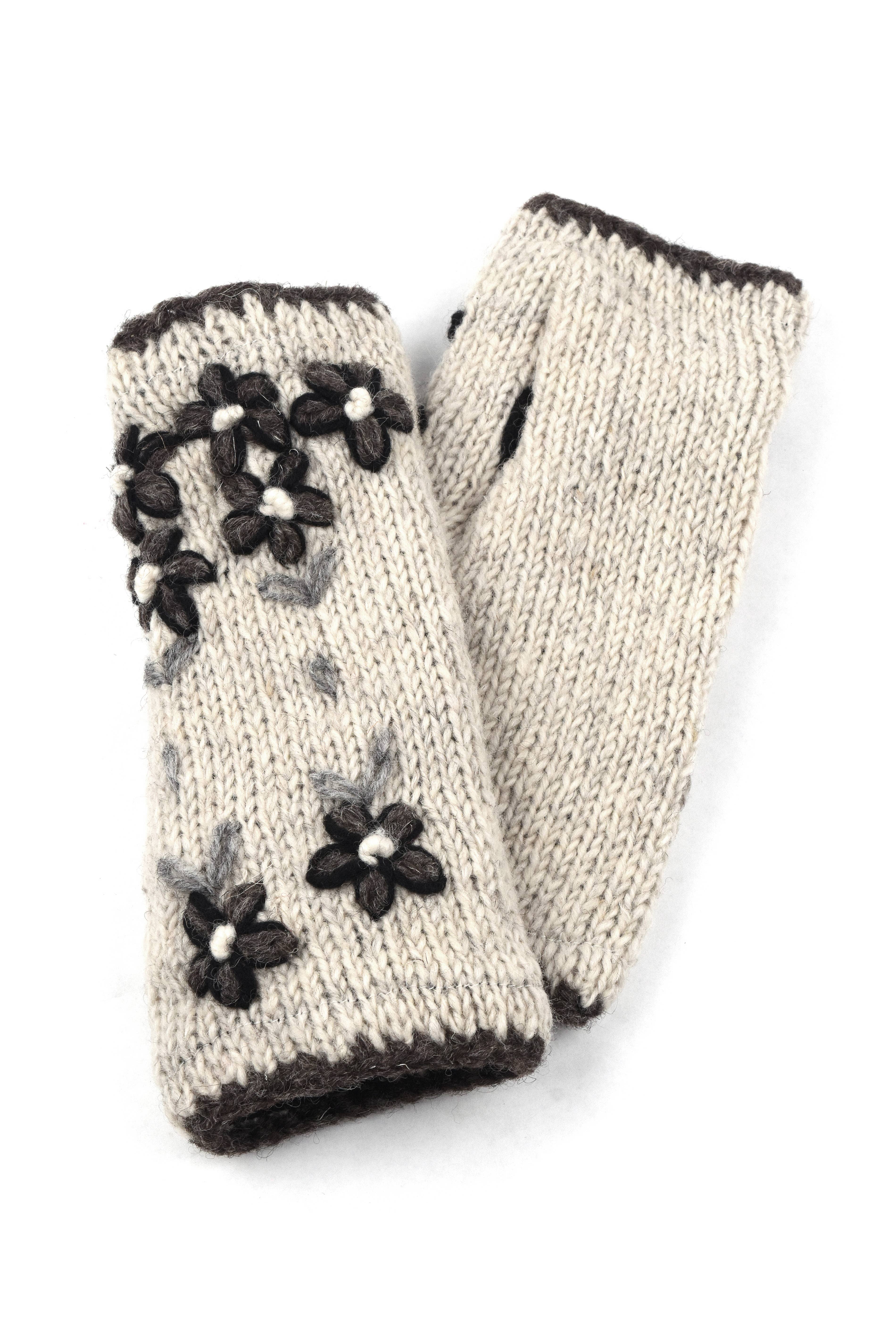 Nusantara Inc. - Wholesale Mittens - Unisex - Nepalese Wildflower Wool Wristlet-041351