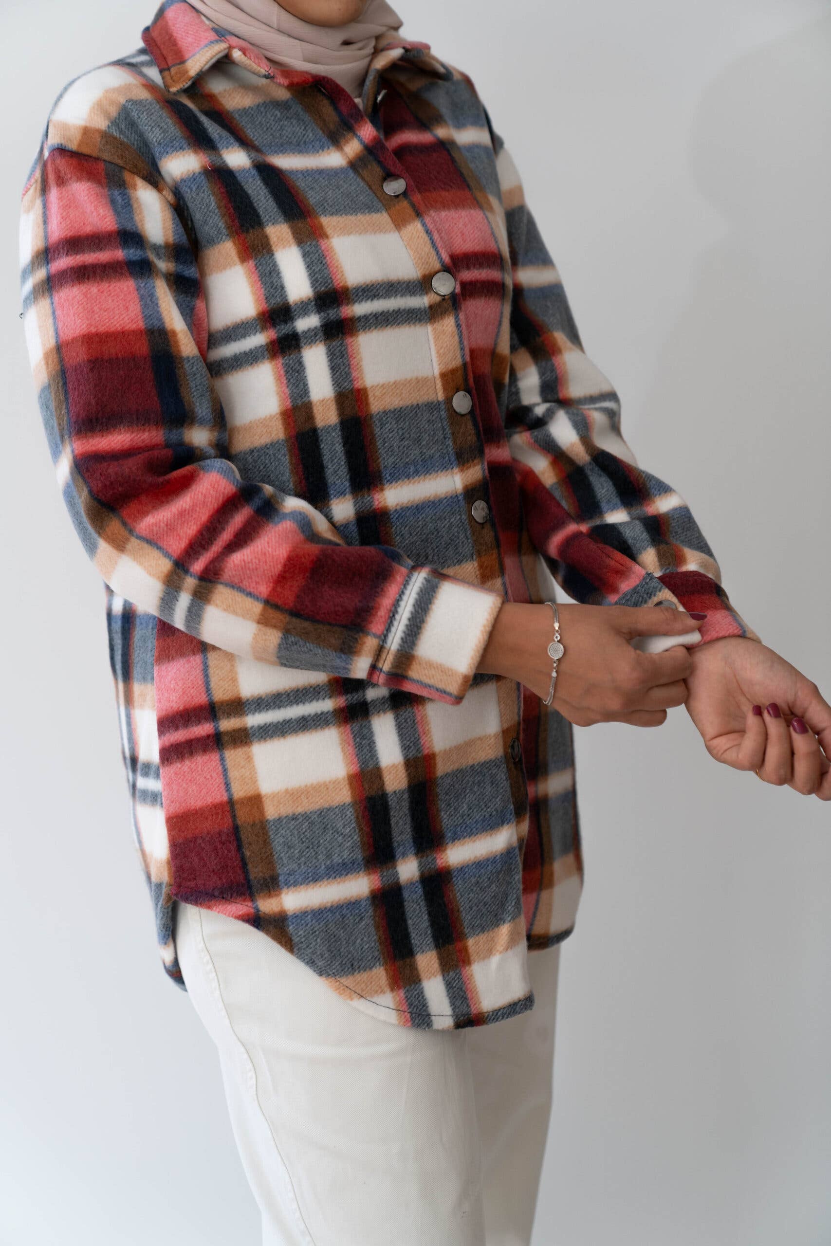 SAIS Fashion - Wholesale Button Down Shirt - Women's - Checkered Blouse without Pockets in Blue and Red5