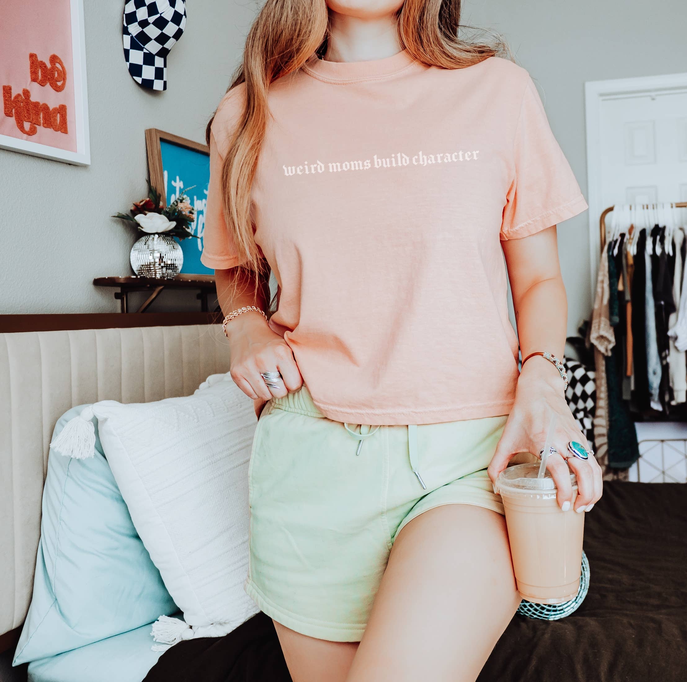 LOLA MAGNOLIA - Vendita all'ingrosso Maglietta serigrafata - Donna - MAGLIETTA SQUADRATA MAMME STRANE2