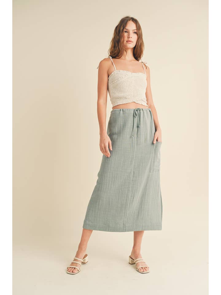 Wishlist Apparel – Großhandel Strickoberteil – Damen – CROSSOVER-MINI-MODELL MIT GESMOKTEM CROSSOVER-SCHNITT/WL23-83435