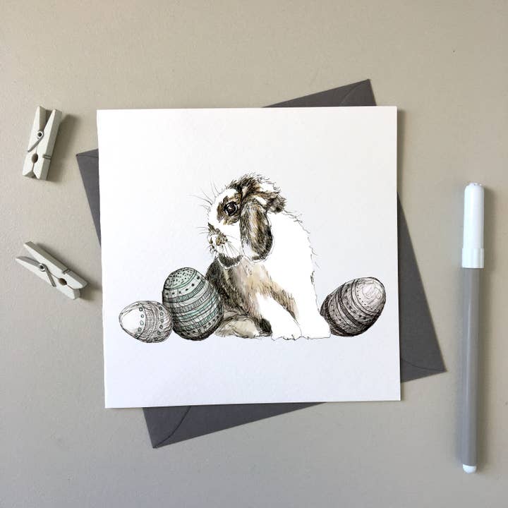 Biglietto di auguri disegnato a mano Bailey the Easter Bunny - Critter per la vendita all'ingrosso da parte di SJ. Vickery Designs Ltd.