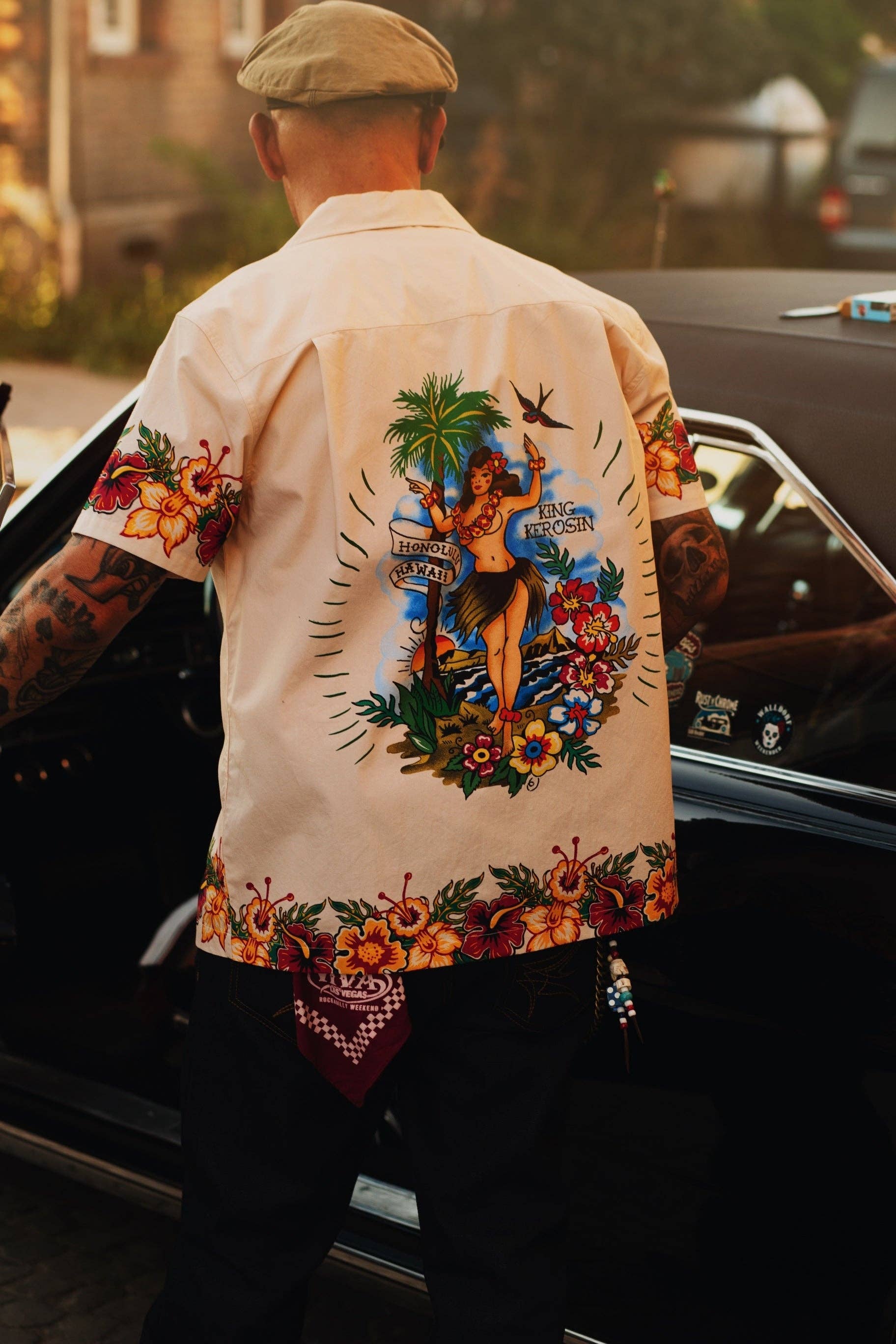 ecru Hawaiian organic cotton shirt “Honolulu Hawaii” for wholesale on Faire1