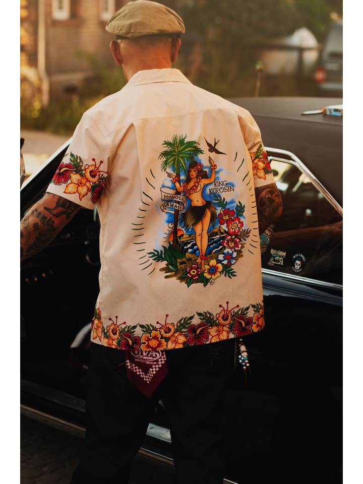 ecru Hawaiian organic cotton shirt “Honolulu Hawaii” for wholesale on Faire1