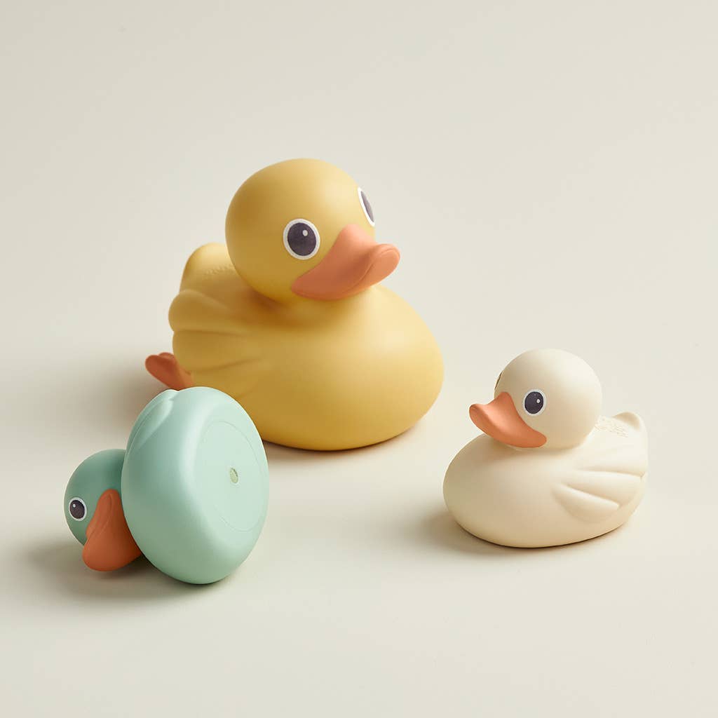 Itzy Ritzy Canada - Wholesale Bath Toy - Baby - Itzy Ducky Family™ - Bath + Water Table Toys5