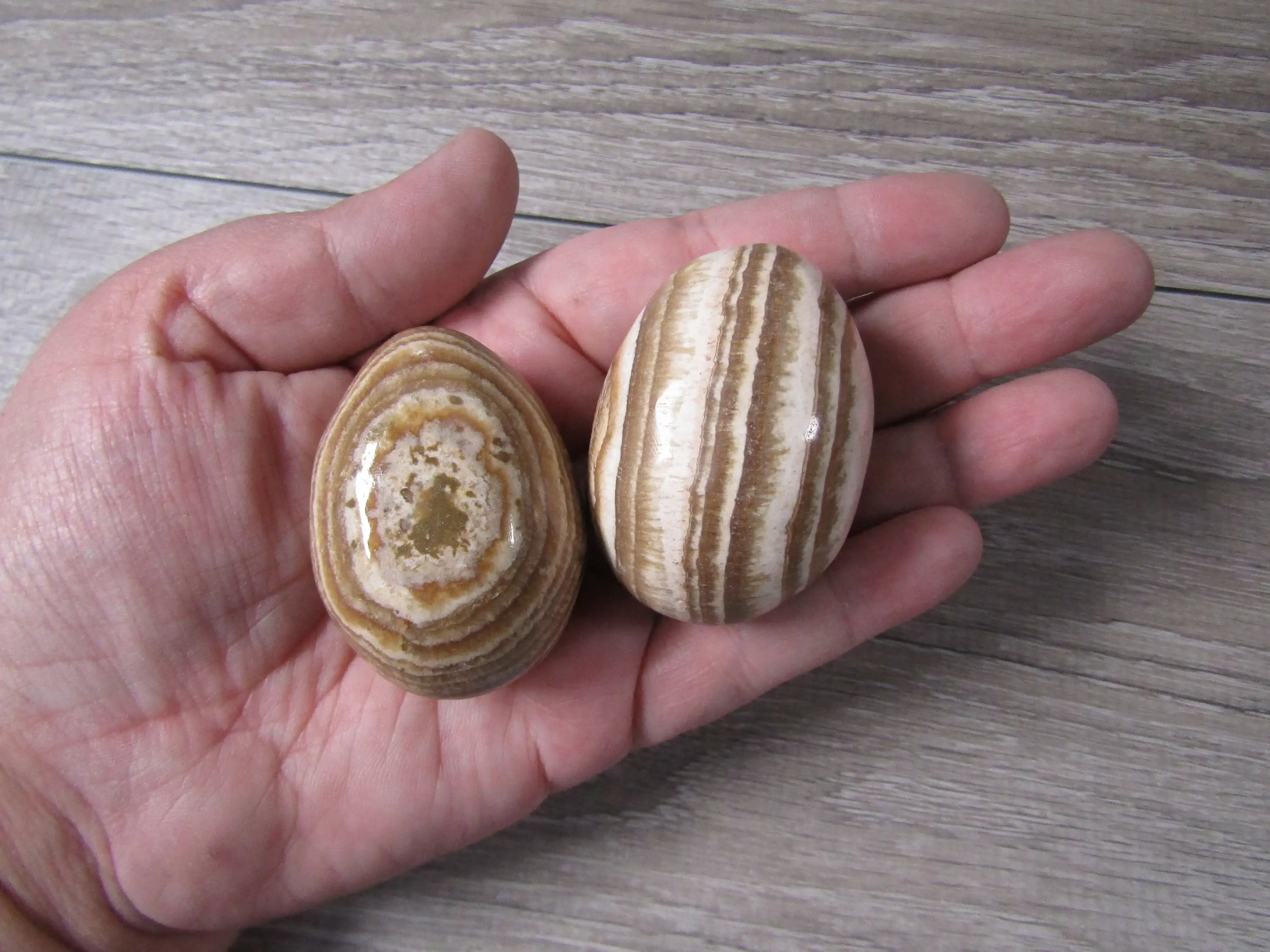 Keystone Crystals - Vente Pierre et cristal de spiritualité - Œuf en pierre précieuse – pour boutiques métaphysiques et magasins de cadeaux25