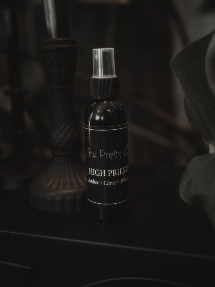 High Priestess Kamer Spray | The Pretty Cult – Huisgeur voor wholesale door The Pretty Cult