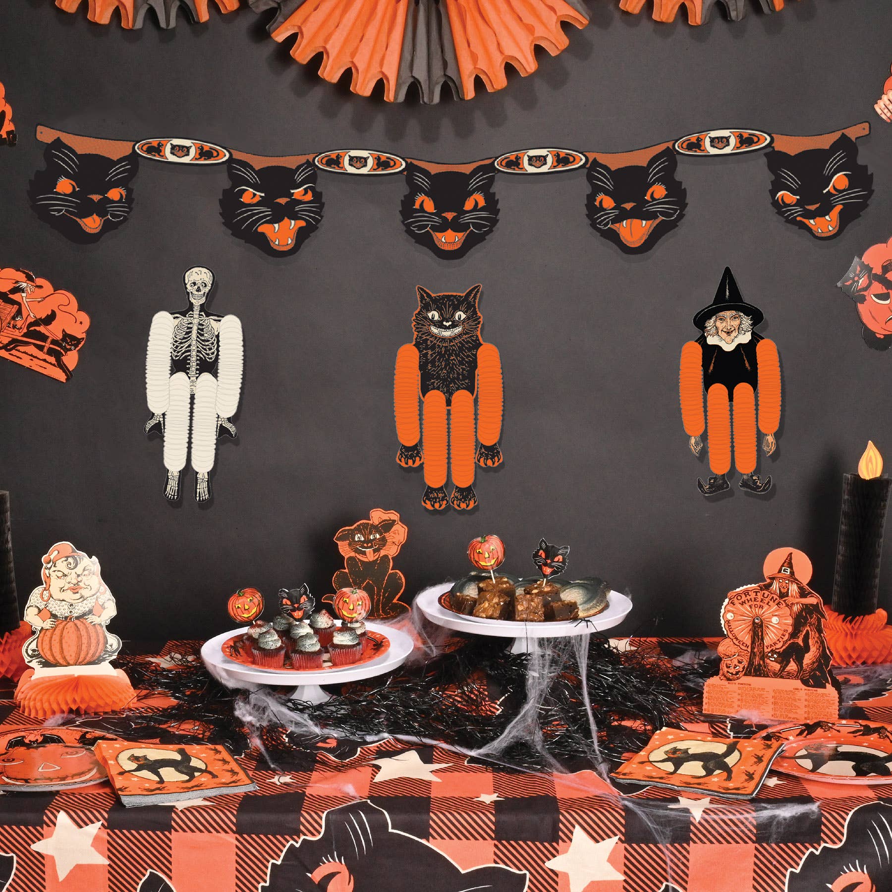 Beistle – wholesale Decal – Party decorations – Vintage Halloween Jointed Cat Streamer. 7½" x 4'3