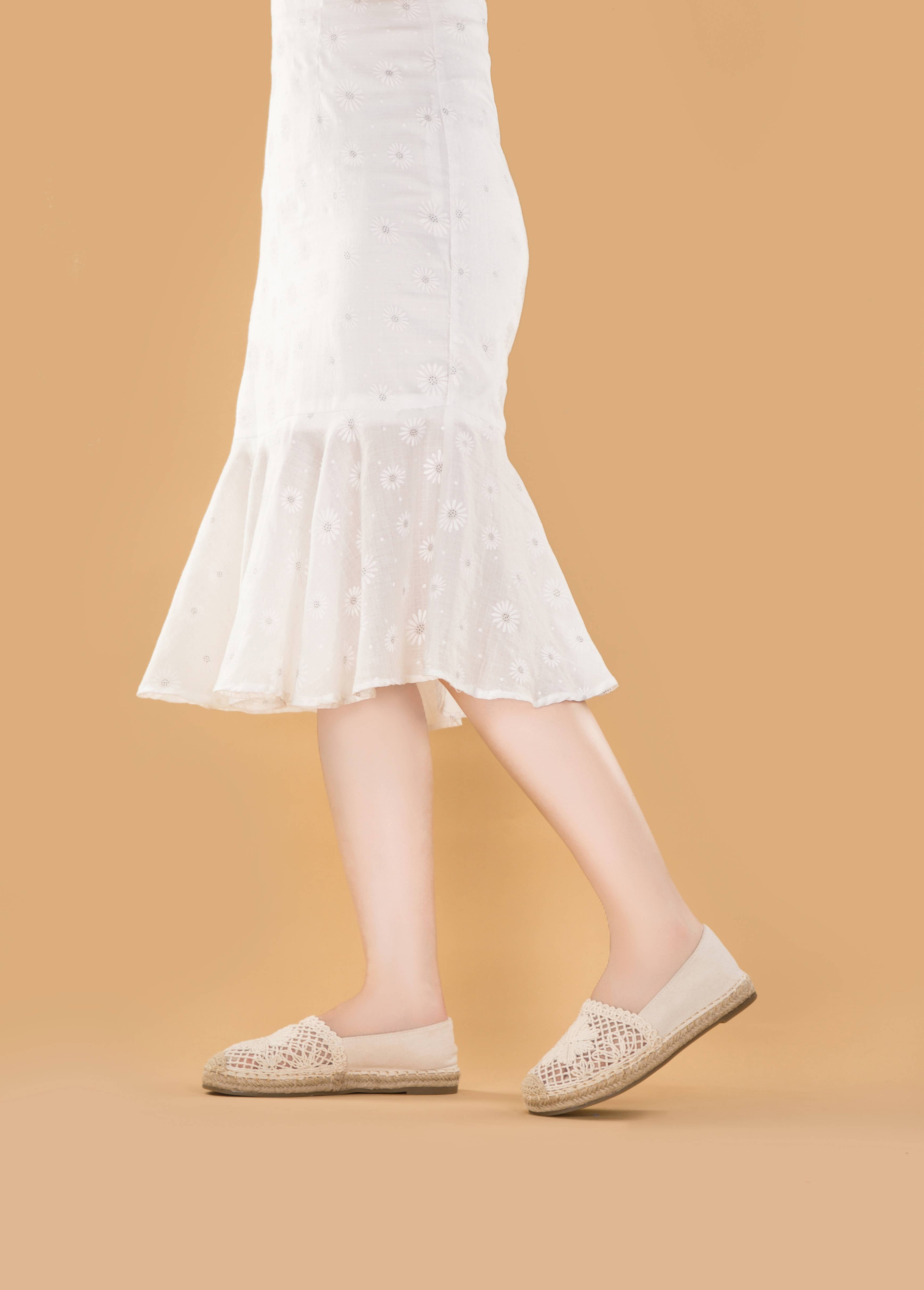 LADY GLORY - Wholesale Flats - Women's - Elegant Flat Espadrilles with Decorative Lace9