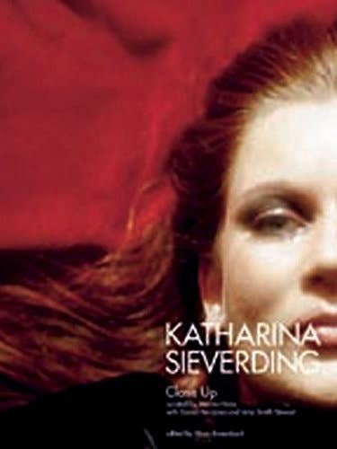 Close Up (SPECIALPRIS) av Katharina Sieverding för wholesale av Boon Books