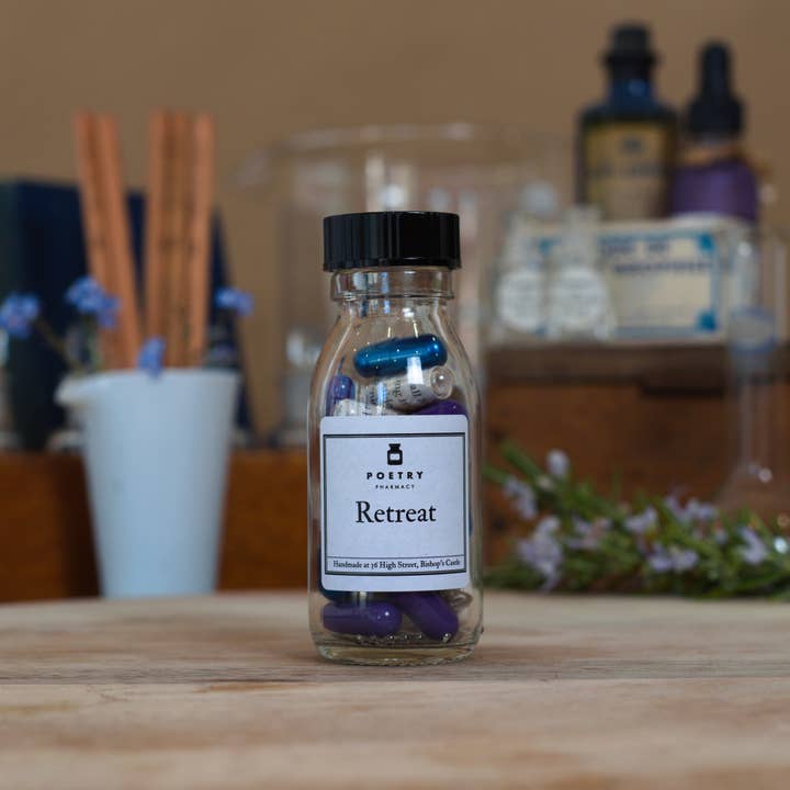 Retraite - Pilules de Poésie (Grand) pour la vente par Poetry Pharmacy