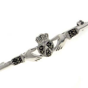 Spilla o spilla in argento Sterling con marcasite celtica Claddagh per la vendita all'ingrosso da parte di Silver Insanity