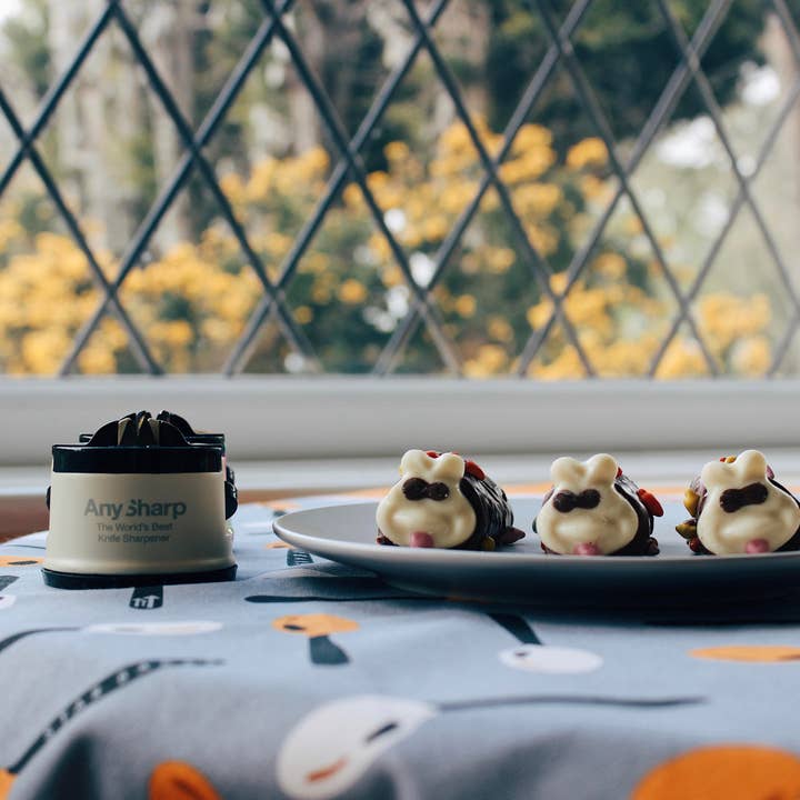 AnySharp Pro - Cream Knife Sharpener for wholesale on Faire3