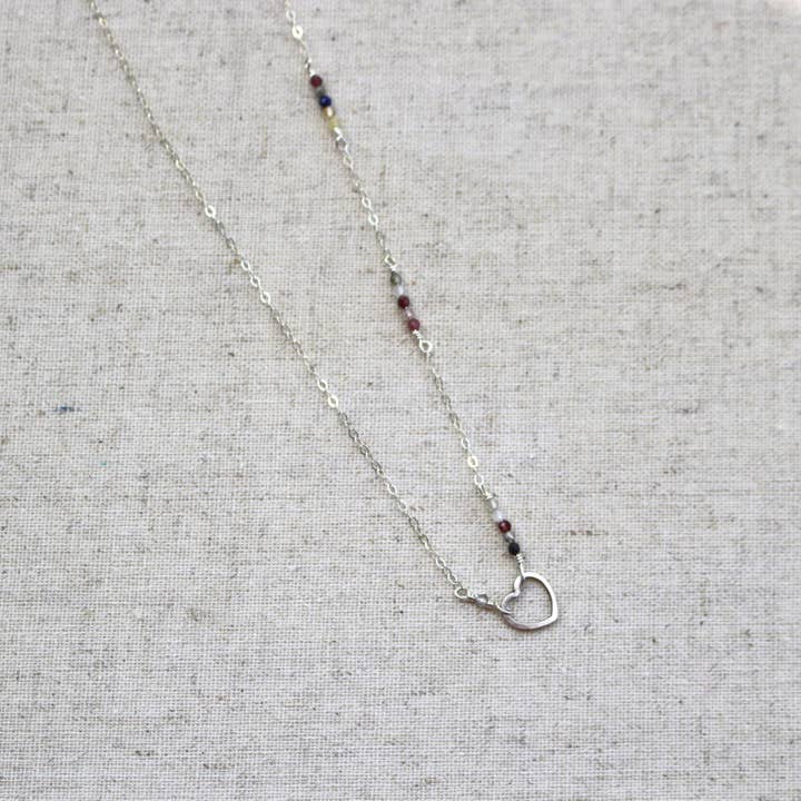 Collier Coeur Asym pour la vente par LA DE DA Jewelry