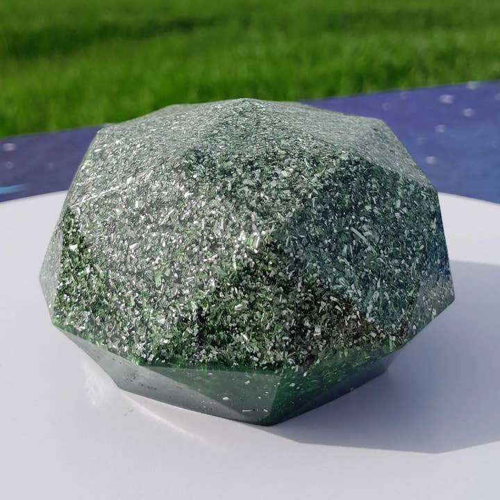 Mundo Orgon - Wholesale Spiritual Stone/Crystal - Green Orgonite Dome - Energy Transmuter2