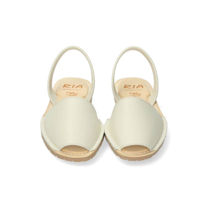 Padded sandal for women in beige and white for wholesale by Ria Menorca