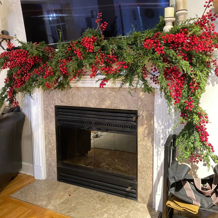 Journey Decor - Wholesale Bunting/Garland - 9ft Cedar and Red Berry Garland