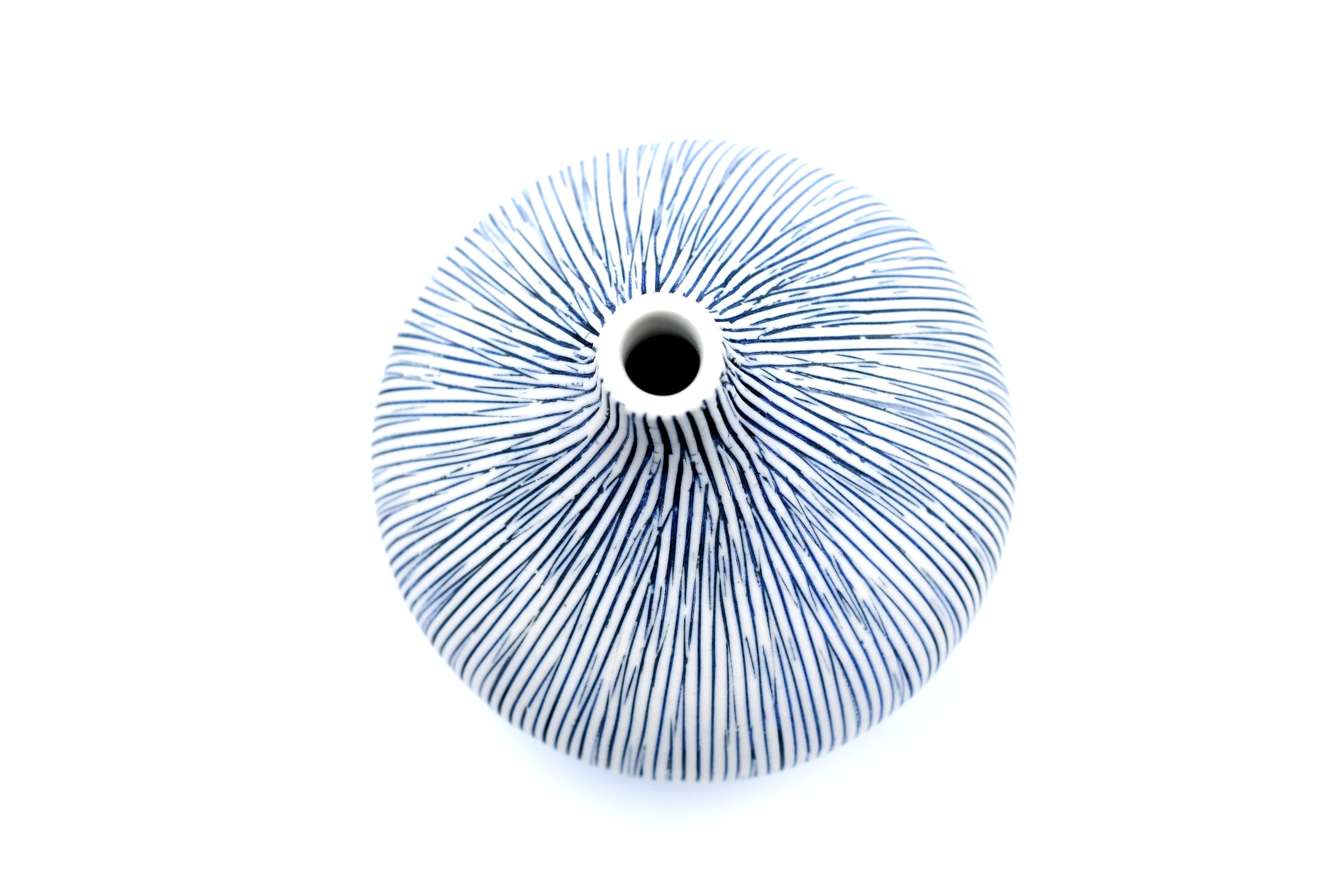 Art Floral Trading LLC – wholesale Vas – 524W27 CONGO TINY L-Handgjord Porslinsknoppvas2