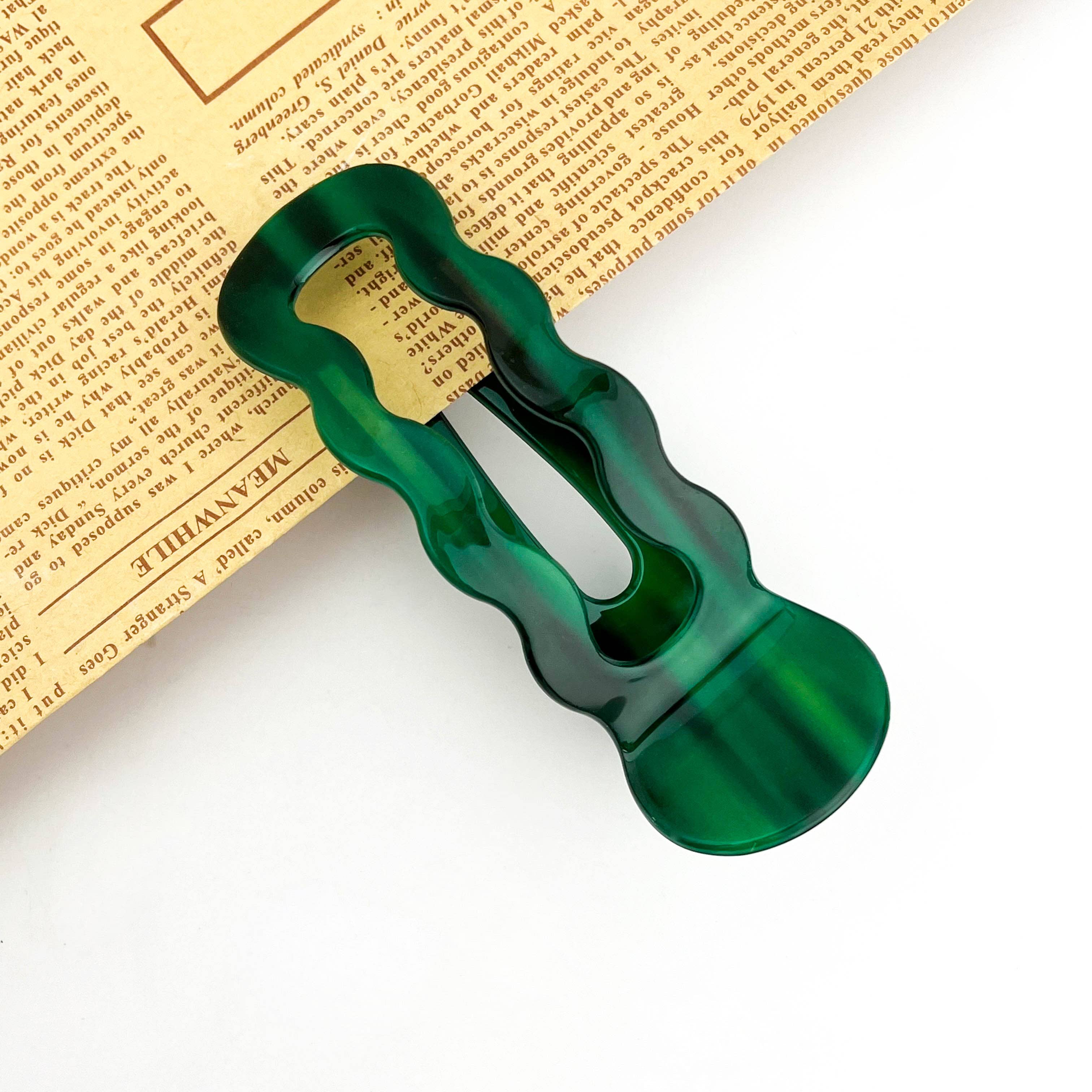 SoapElenGlen – Engroshandel Hårspænde - Dame – Bølget minimalistisk alligator hårspænde, U-formet sidelukker4