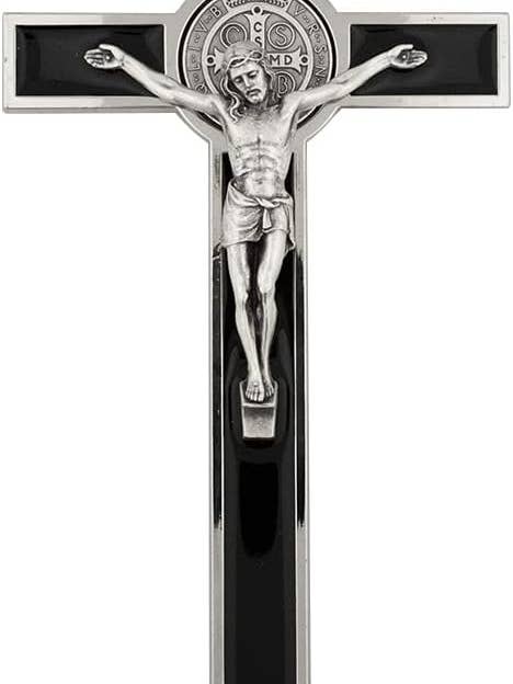 8" Staande St. Benedictus Kruisbeeld met Zilverkleur & Zwart voor wholesale door Village Gift Importers