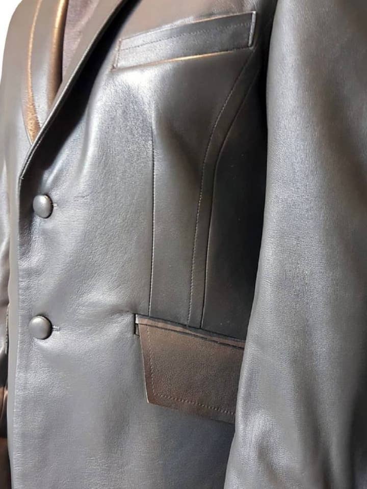 Impromptu Musé - Vente Veste en cuir – homme - veste à deux boutons en cuir gris italien doux sur mesure pour hommes6
