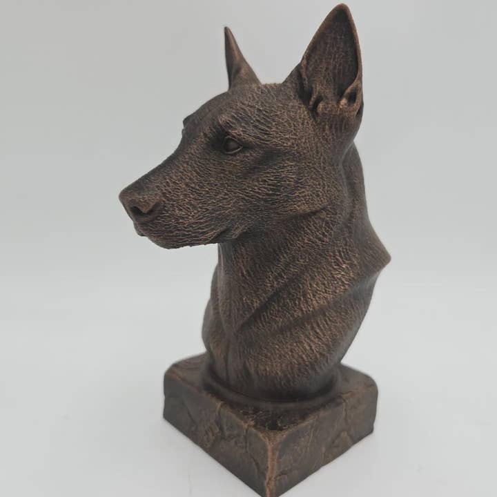 Bust of a belgian malinois dog statue - home decor dog lover handpainted ornament voor wholesale door 3DijkstraFinds