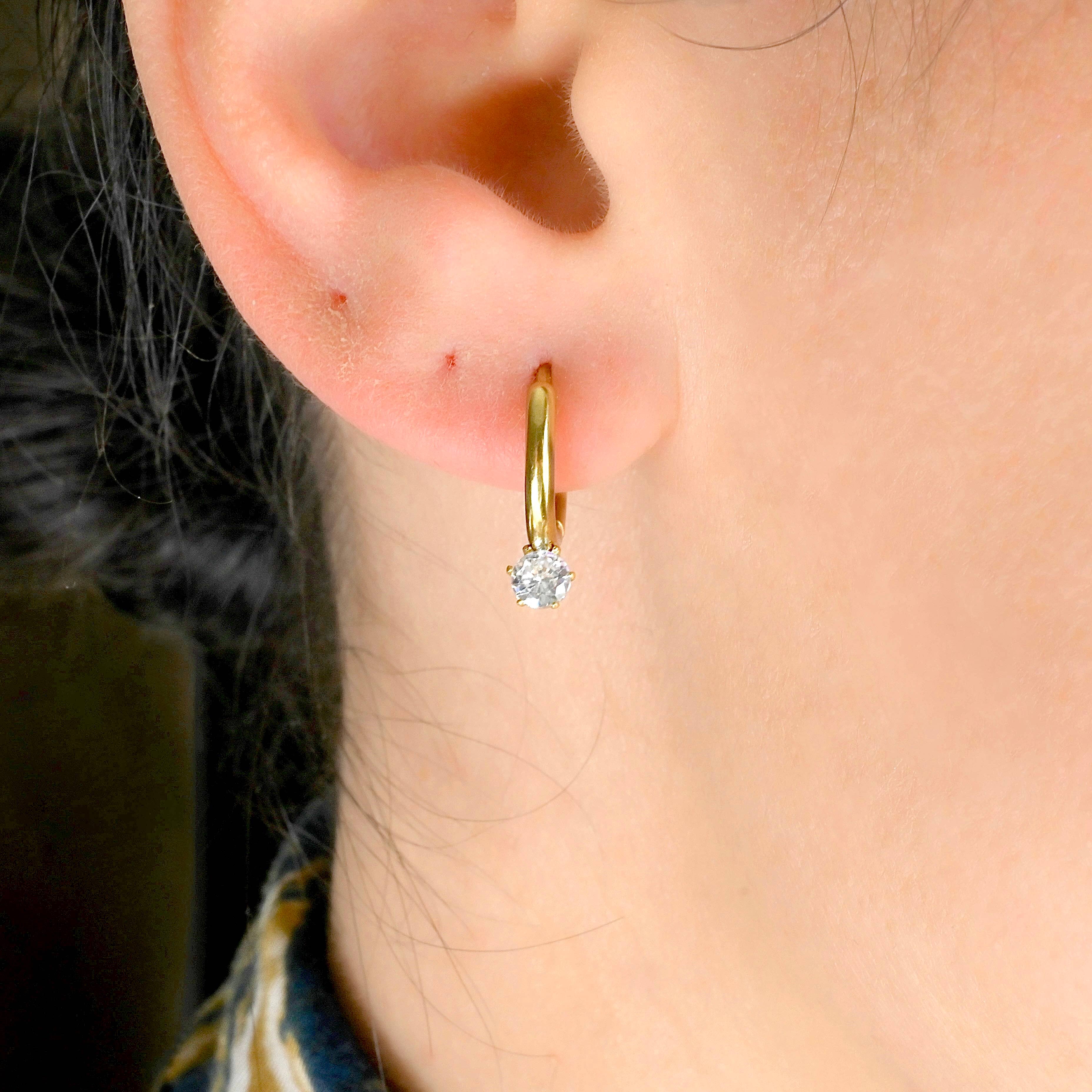 Blueyejewelry - Vendita all'ingrosso Orecchini a cerchio - Cerchi con diamanti impermeabili - Orecchini a cerchio con ciondolo con diamanti6