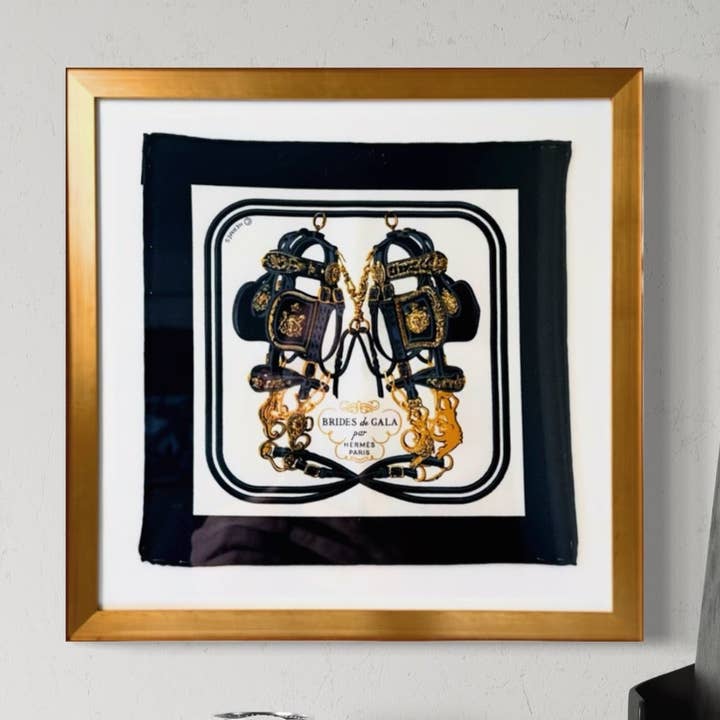 Hermès Brides de Gala Pañuelo de Seda Vintage enmarcado 12" para venta al por mayor de Vintage Luxe Up