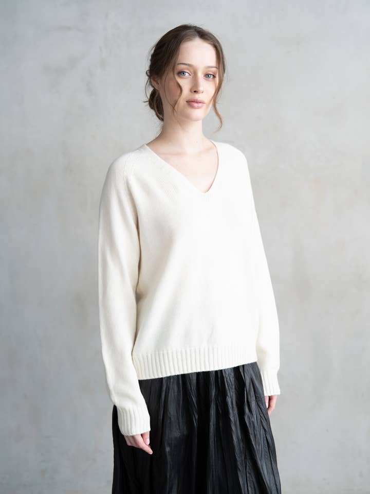 V-NECK REGULAR LONG SLEEVE SWEATER for wholesale by ELLE GREY