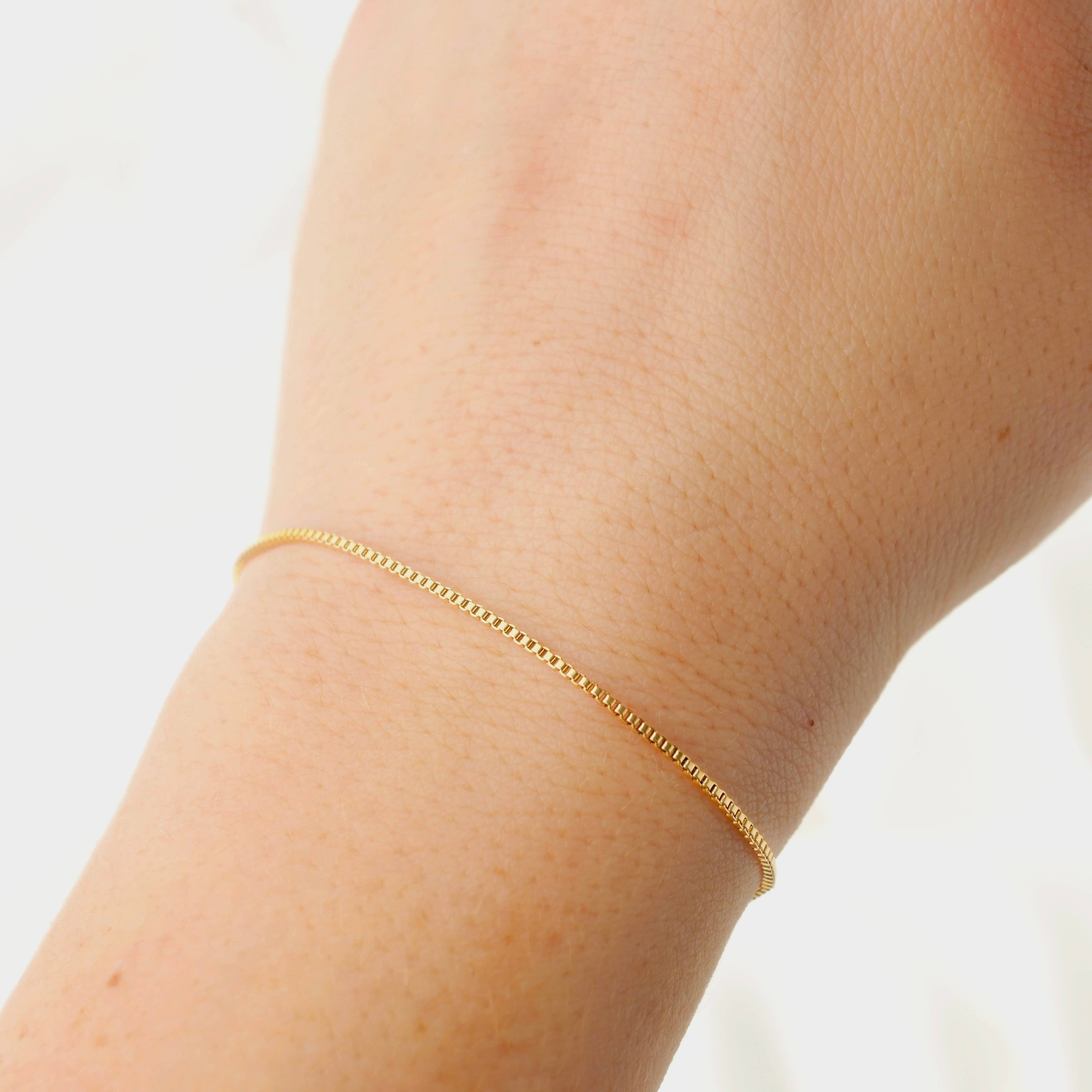 Blueyejewelry - Wholesale Link & Chain Bracelet - Dainty Gold Bracelets - Waterproof Chain Bracelets for Women7
