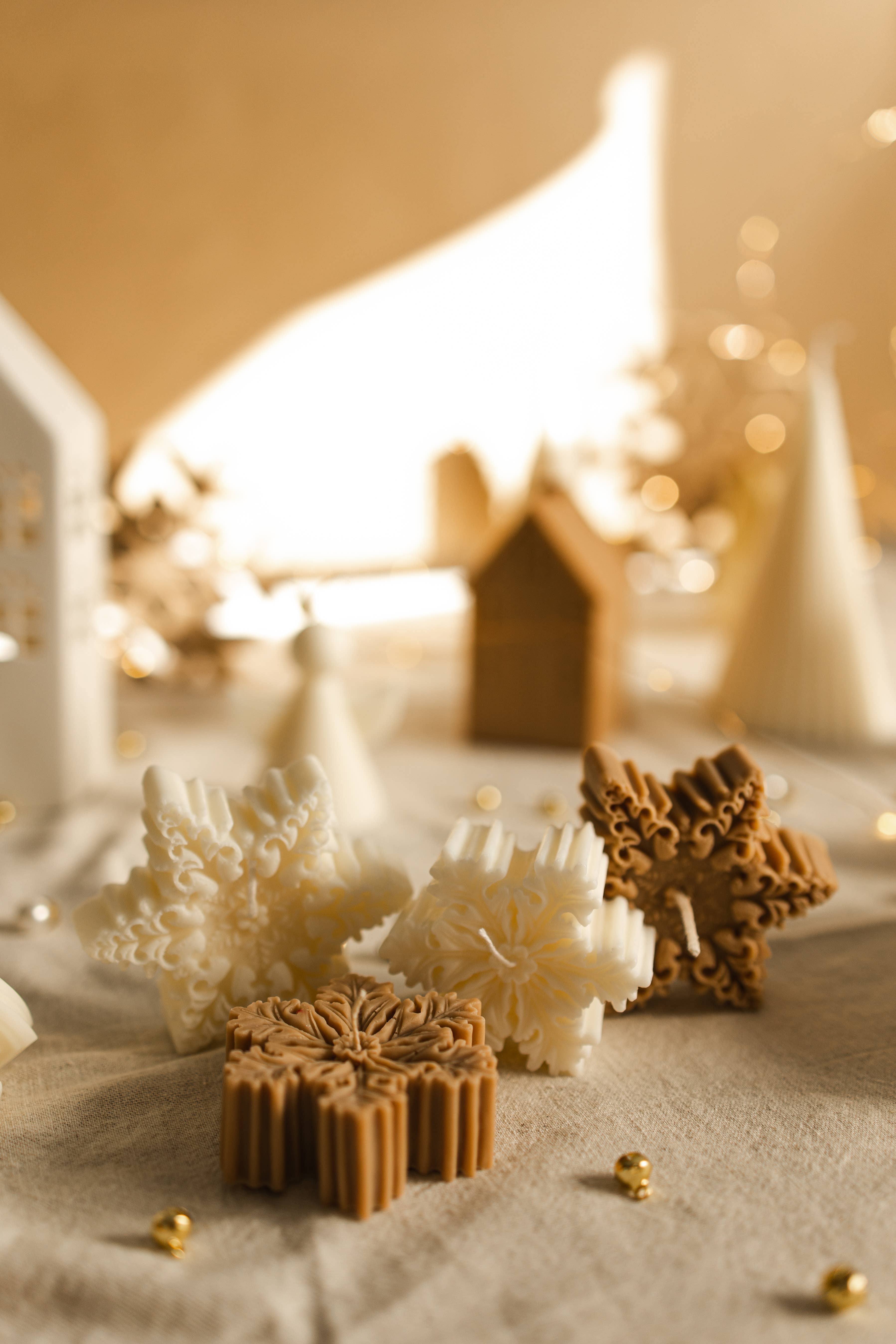 Verba Candle Co - Wholesale Novelty Candle - Snowflake candle,  Christmas decor, Stocking stuffer 1