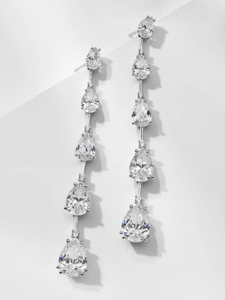 BOUCLES D'OREILLES LINÉAIRES EVELYN MULTI PEAR CZ pour la vente par NADRI