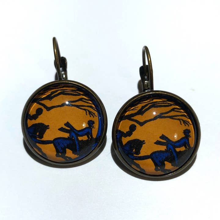 1974 Legend of Sleepy Hollow — Briefmarken-Schmuck — Vintage Briefmarken-Ohrringe — französische Ohrclips in antiker Bronze-Optik für den Großhandel von Postage Stamp Jewelry