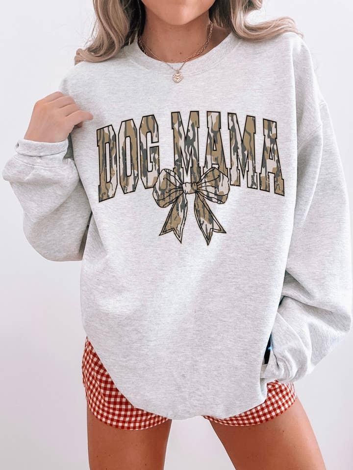 Camo Mama Rundhalsausschnitt für den Großhandel von The Desert Lobo