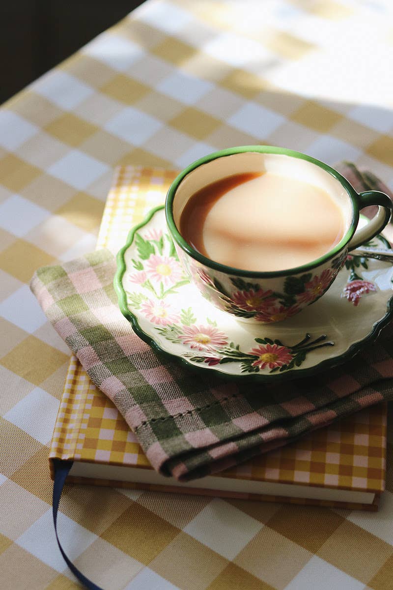 SUN AND DAY - Wholesale Tablecloth - Gingham Check Scallop Edge Tablecloth 2.2M X 1.4M5