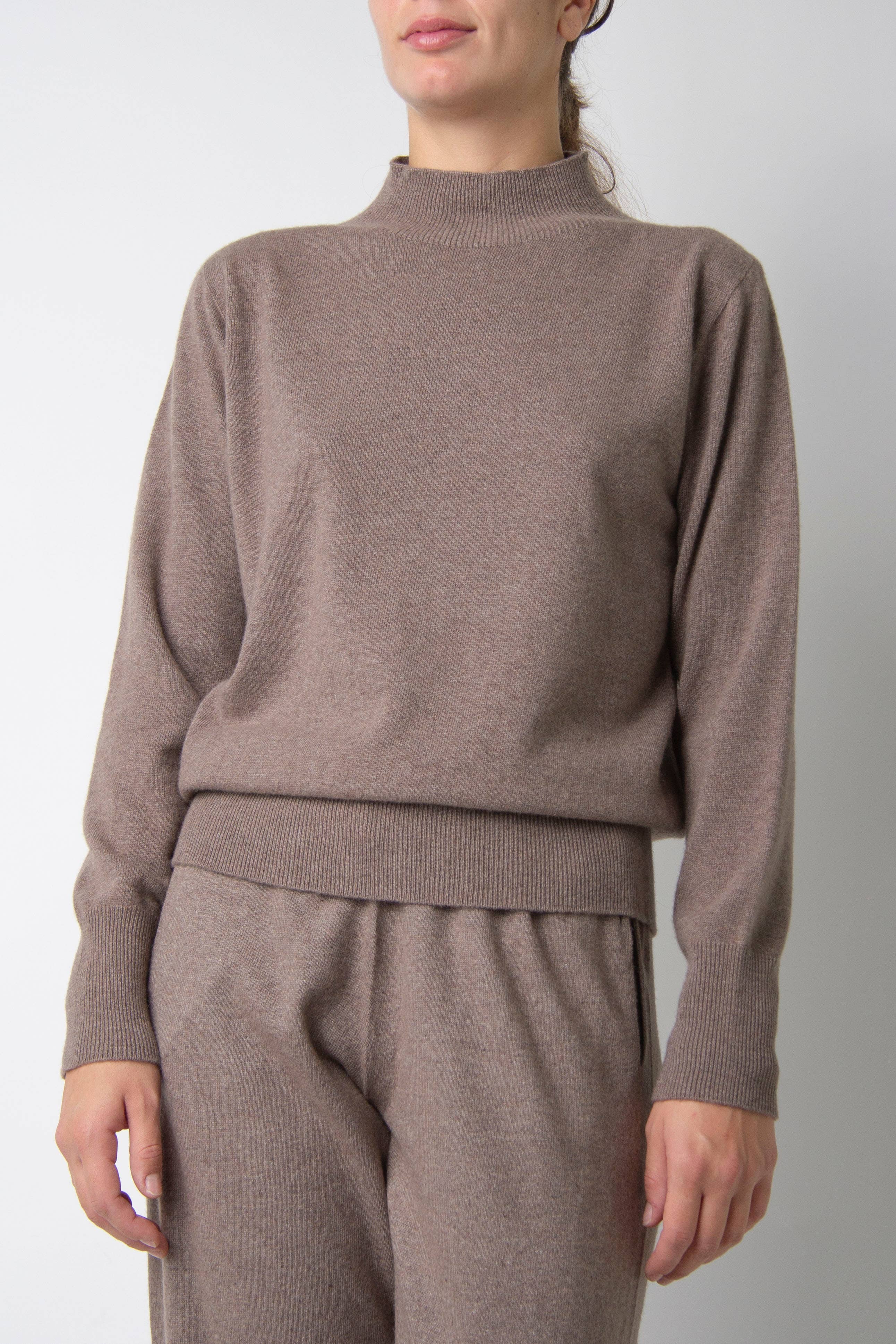 Lèmme - Wholesale Tunic Sweater - Women's - Cashmere Mix Mock Neck 3D Knit




Cashmere Mix Mock Neck 8