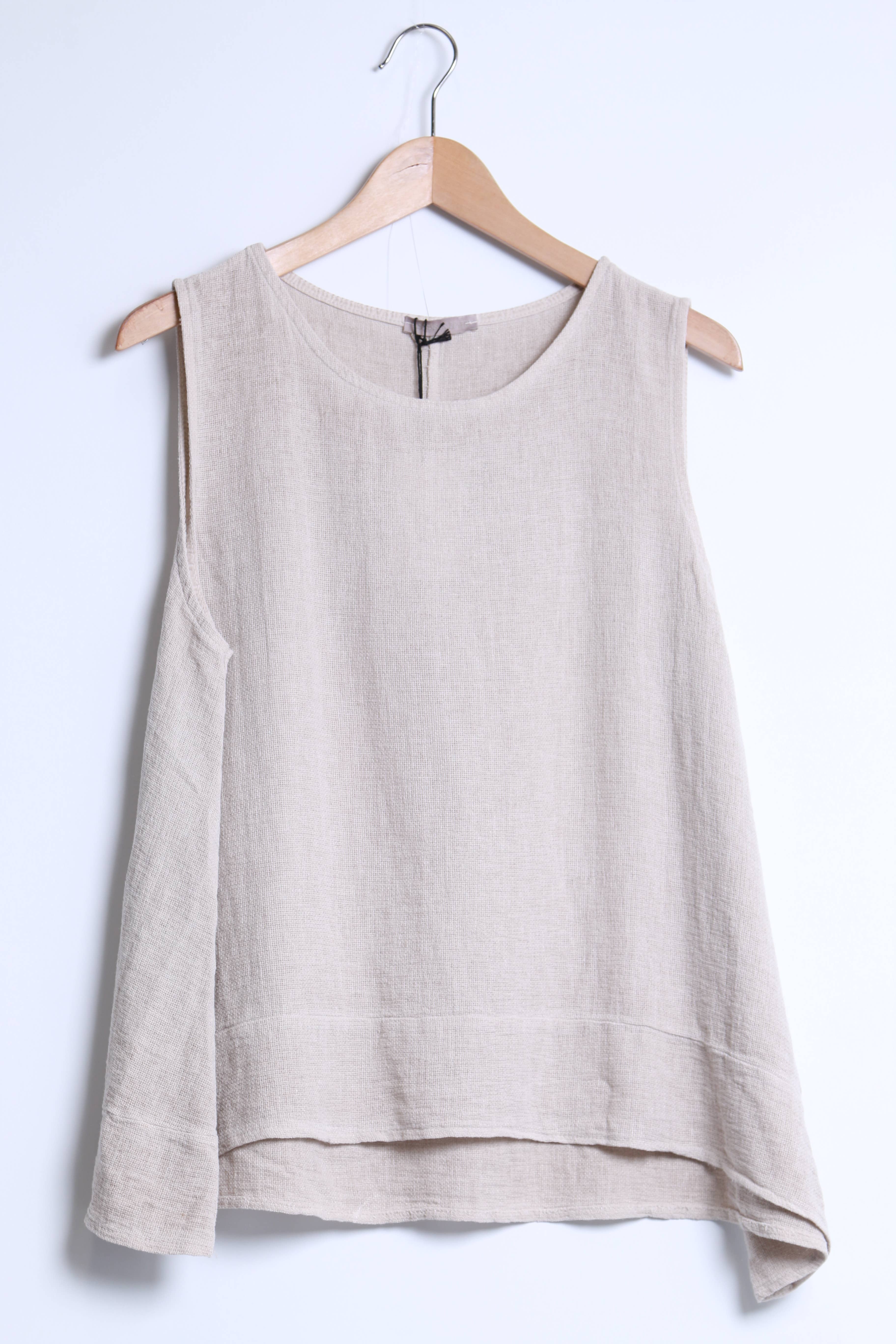 Shyloh - Wholesale Blouse - Women's - Sleeveless top in large cotton linen 1581810