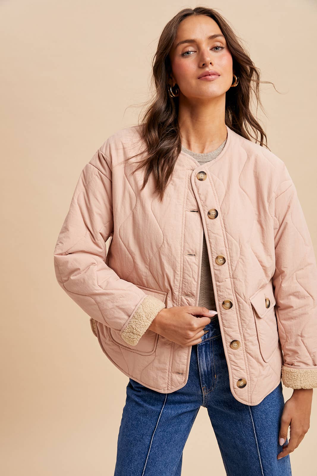 In Loom – Großhandel Pufferjacke – Damen – GESTEPPTE PUFFERJACKE MIT SHERPA-FUTTER11