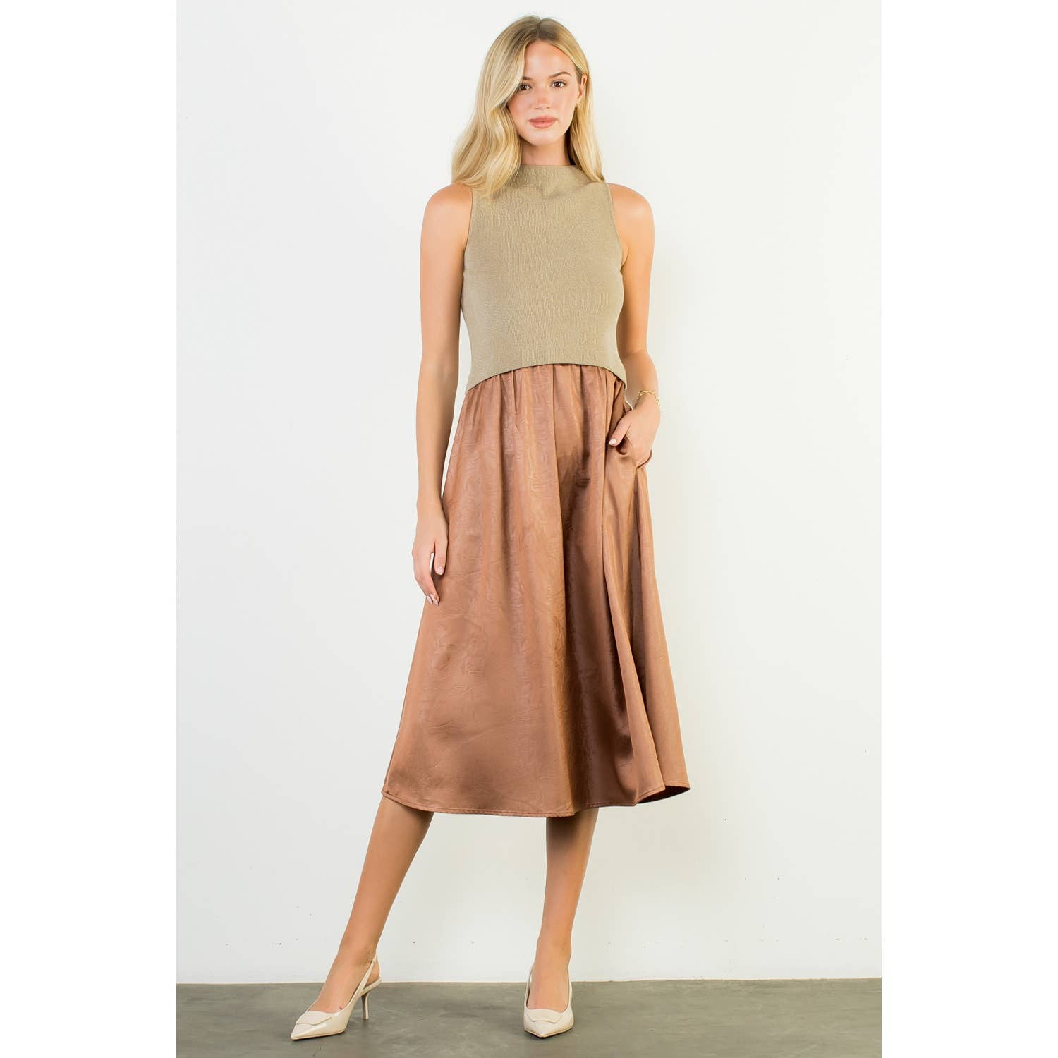 THML – Engroshandel Kjole - Dame – Ærmeløs Maxi Kjole i Blandede Materialer13