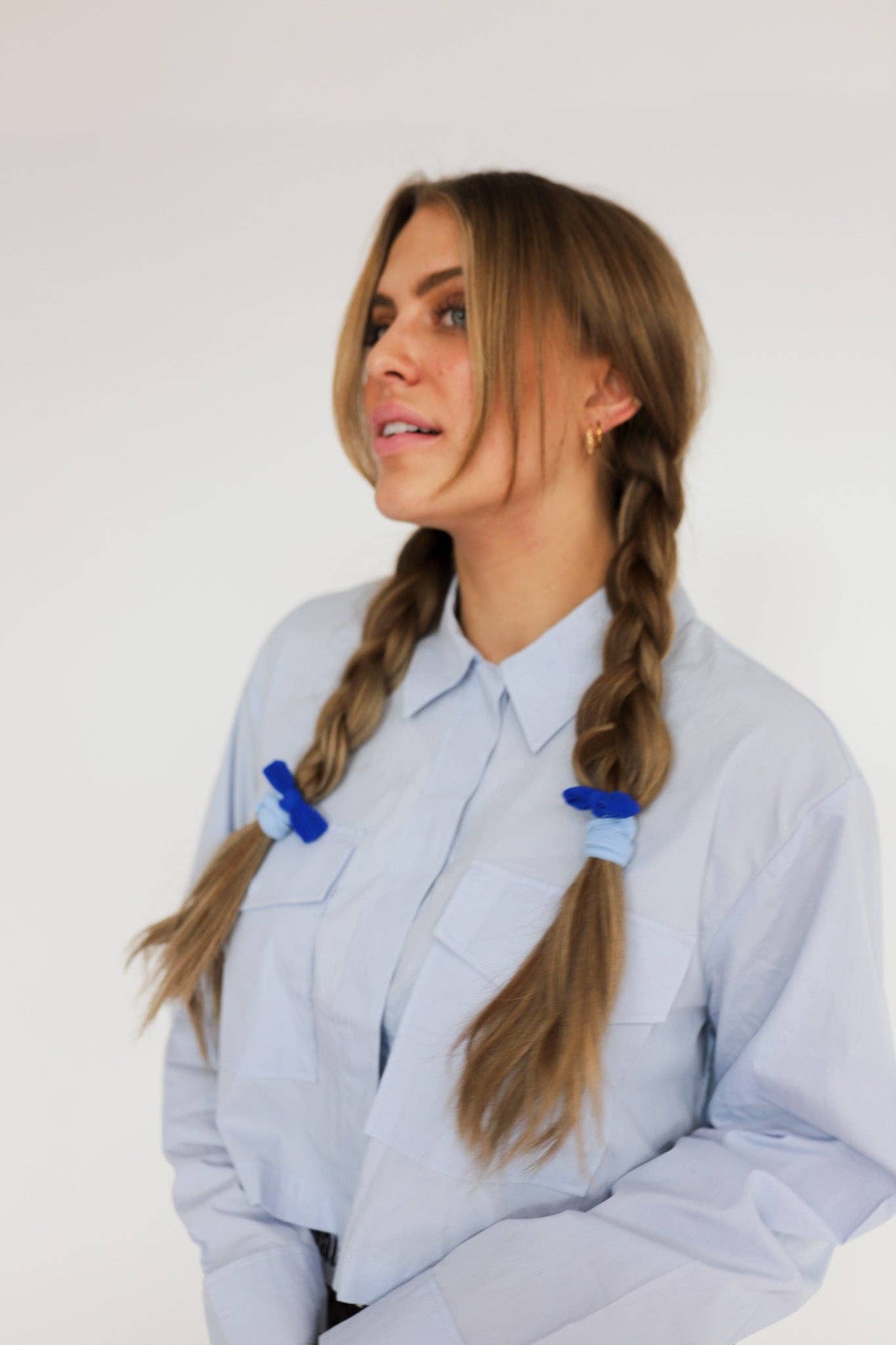 KAXI – wholesale Hårsnoddar – Dam – Tvåfärgade rosetter med bakåtslickat hårband47