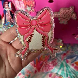 Ciondolo per borsa Bogg a forma di palla da baseball con glitter per la vendita all'ingrosso da parte di The Pink Peach