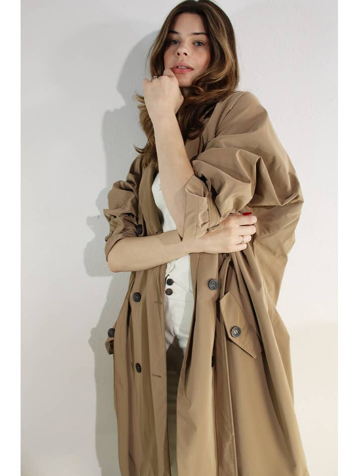 TRENCH-COAT EN TOILE DE FAUX CUIR pour la vente par Mulla