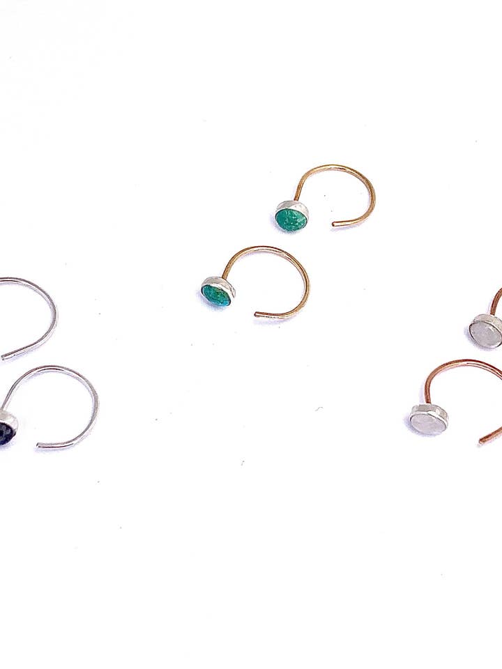 Stone Hug Ohrringe für den Großhandel von Union Studio Metals