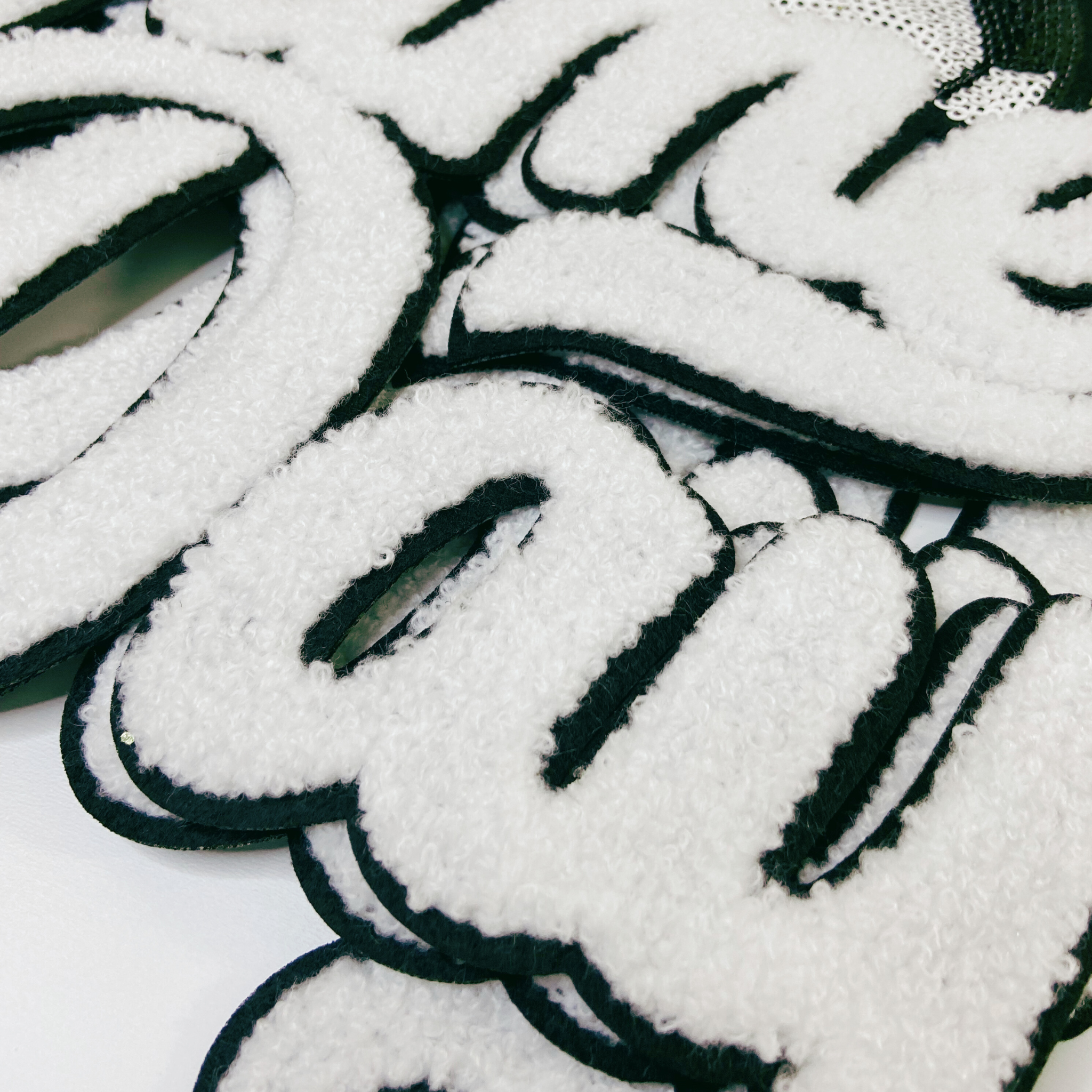 TEELUX – wholesale Lapp – 11" W GAME DAY Fotbollspaljetter och Chenille Patch 4