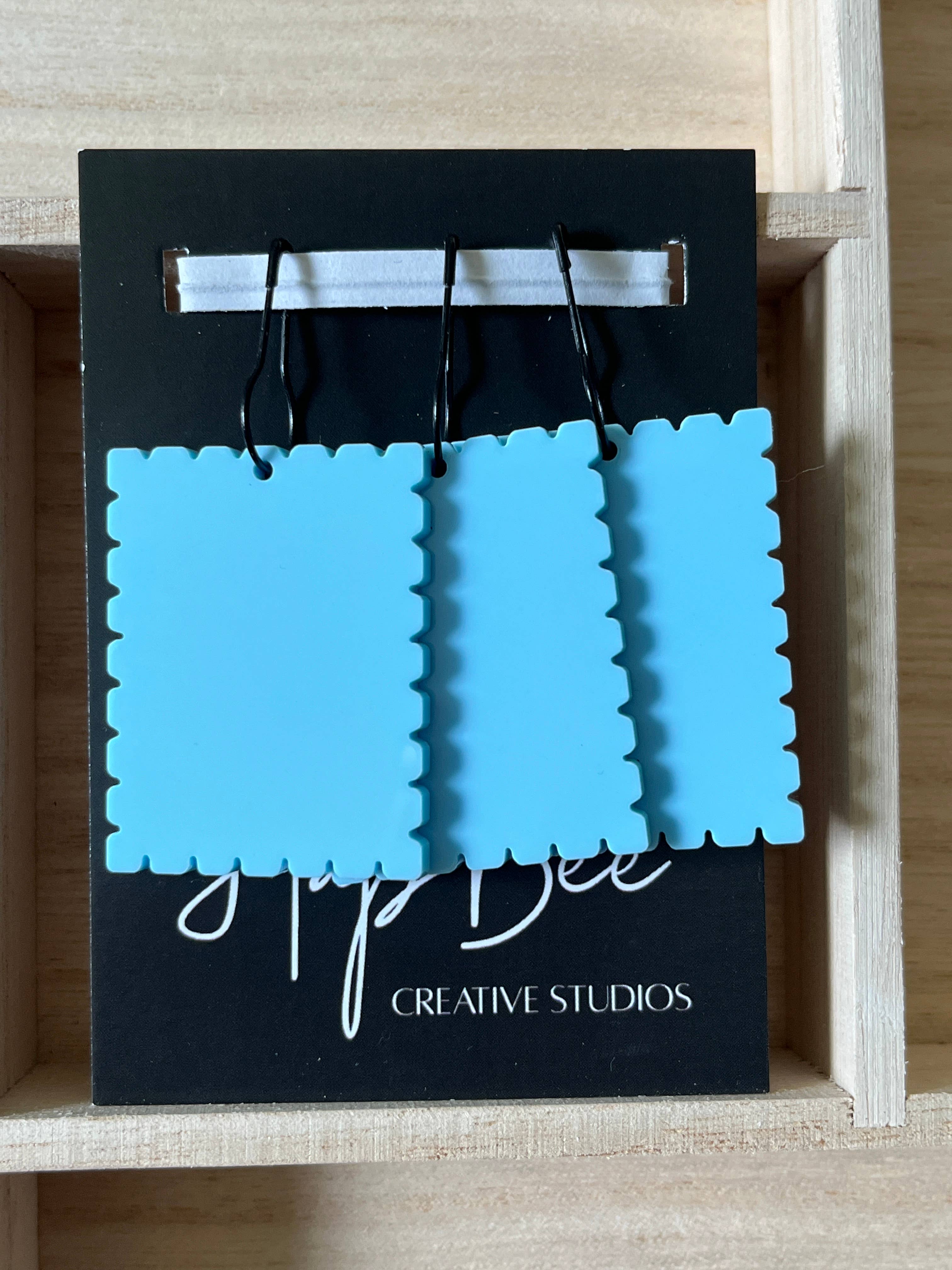 HapBee Creative Studios - Wholesale Knitting/Crochet Supplies - REWRITABLE TAGS - set of 32